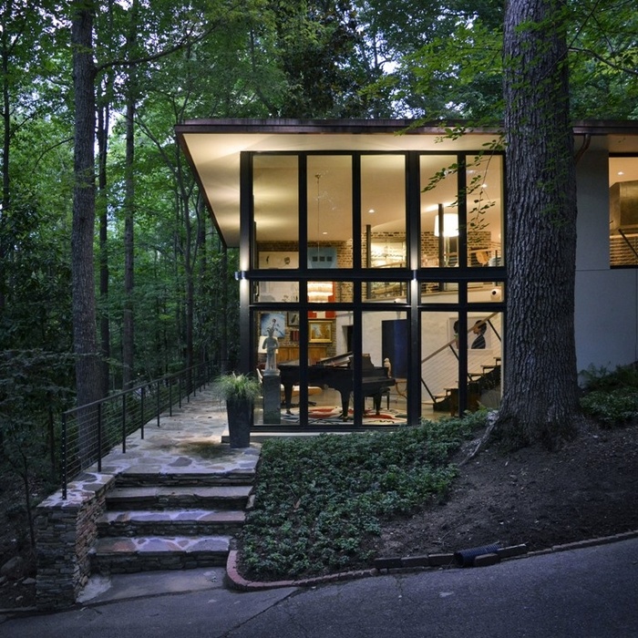 Ngôi nhà trong rừng lạnh đến tê người nhờ thiết kế tường kính