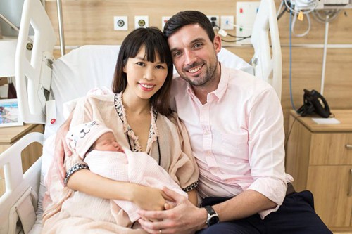 Vợ chồng Hà Anh hạnh phúc khi đón con gái chào đời hồi tháng 6.