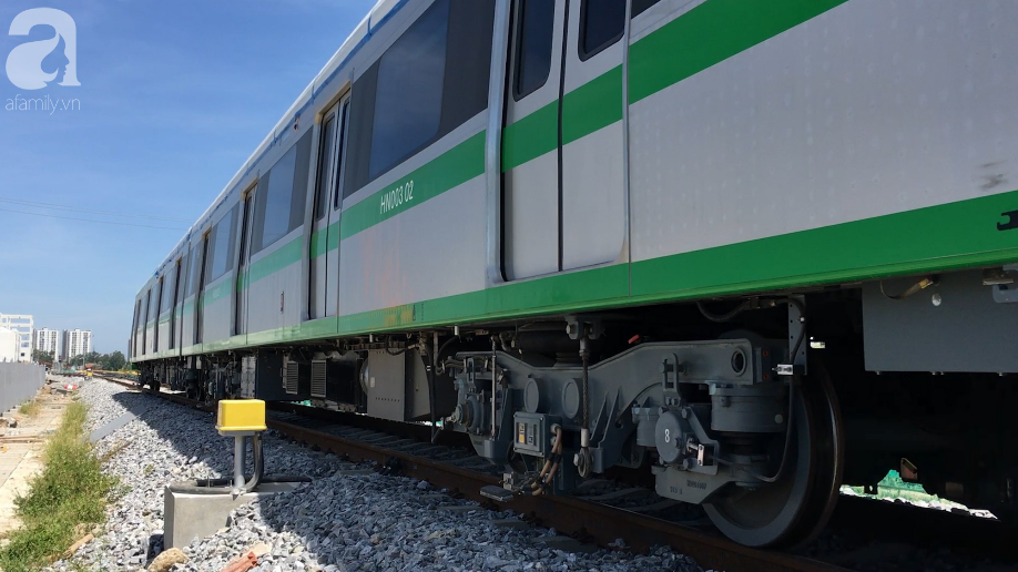 Tàu điện tuyến Cát Linh - Hà Đông chính thức đóng điện lưới Quốc Gia để chạy thử - Ảnh 8.