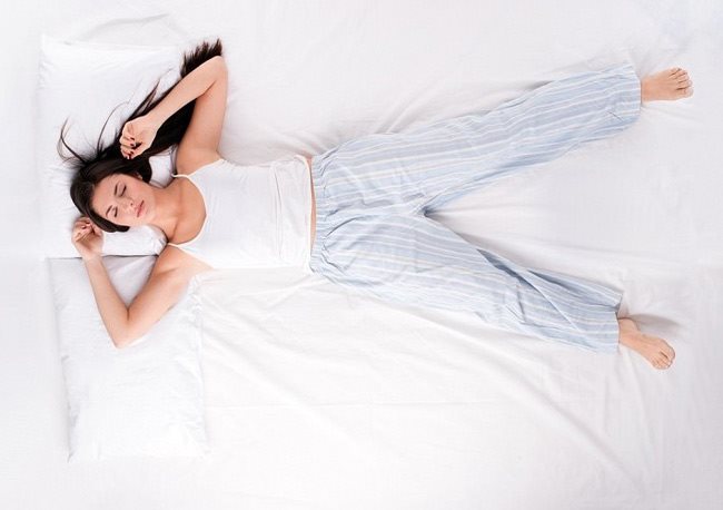 Tư thế ngủ thoải mái giúp bạn tỉnh táo hơn khi thức dậy hình ảnh