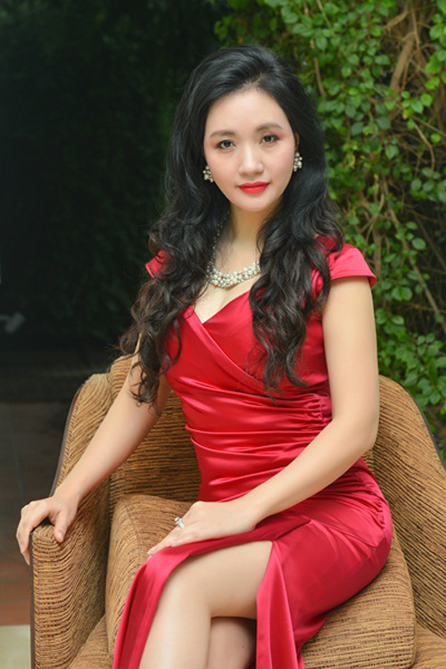 Dù đã bước vào tuổi U50 nhưng chị Thanh Hòa vẫn sở hữu vẻ ngoài trẻ trung, xinh đẹp đáng ngưỡng mộ.