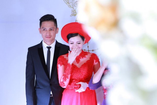 Lộ vòng hai to bất thường trong ngày cưới, loạt mỹ nhân Việt vướng nghi vấn mang thai