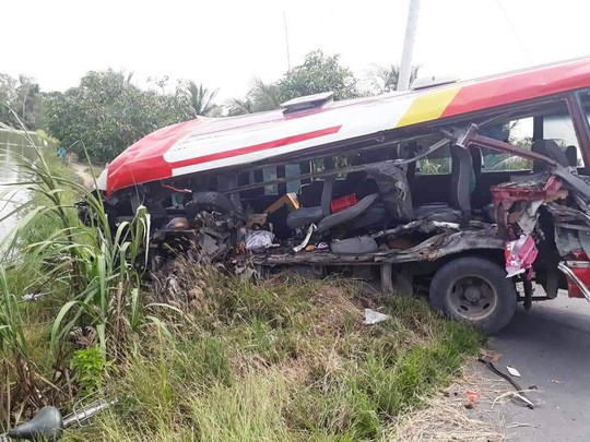 Tai nạn nghiêm trọng trên tuyến tránh Cai Lậy, 9 người bị thương - Ảnh 2.