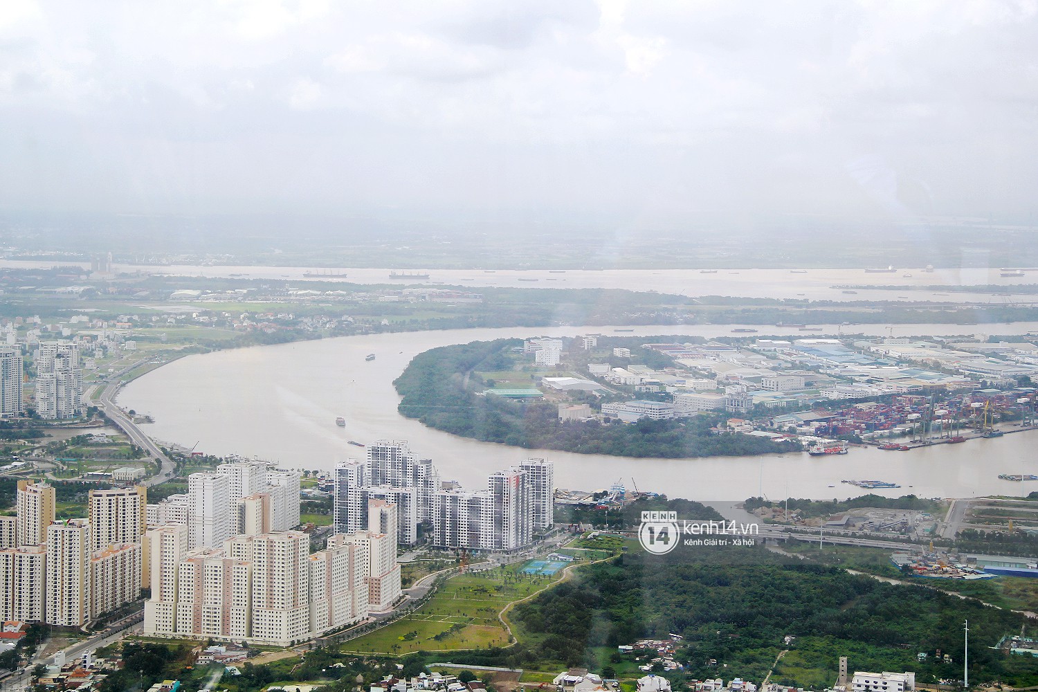 Chùm ảnh: Đứng ở tầng cao nhất Landmark 81, nhìn toàn cảnh Sài Gòn đẹp và bình yên đến thế! - Ảnh 11.
