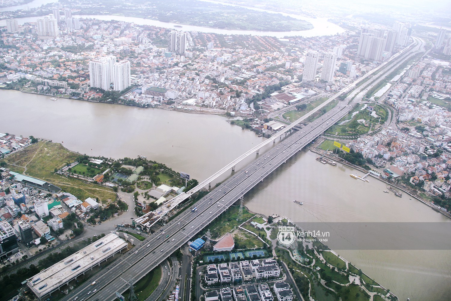 Chùm ảnh: Đứng ở tầng cao nhất Landmark 81, nhìn toàn cảnh Sài Gòn đẹp và bình yên đến thế! - Ảnh 6.