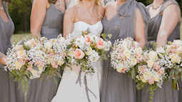 Những mẫu hoa cưới cầm tay đơn giản, sang trọng giúp cô dâu trở nên lộng lẫy hơn trong ngày trọng đại!