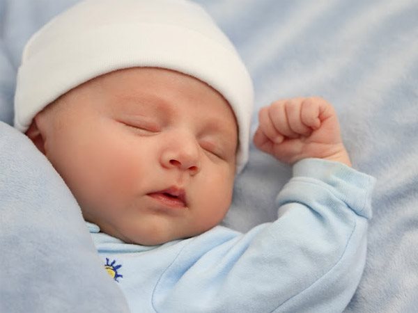 Cách khắc phục tình trạng hay giật mình khi ngủ ở trẻ sơ sinh hình ảnh