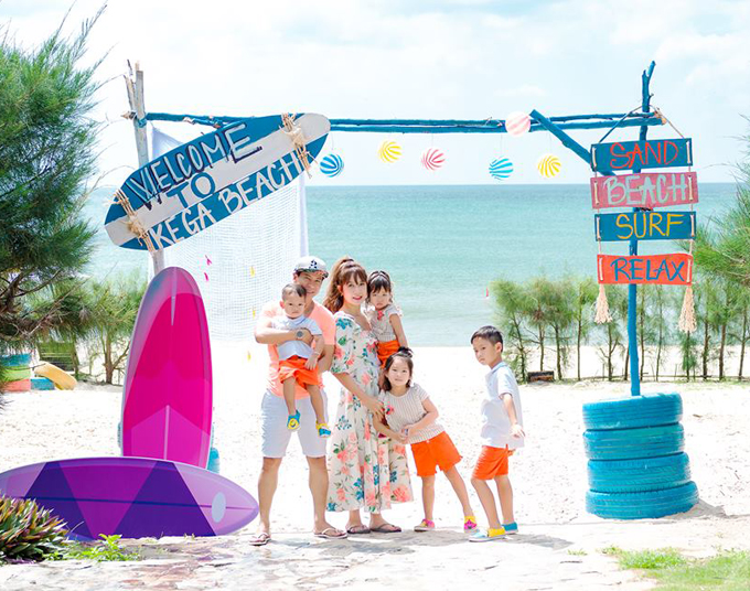 Nhân dịp sinh nhật béMio tròn 2 tuổi, cả gia đình Lý Hải Minh Hà lên kế hoạch du lịch ở Kê Gà (Bình Thuận), khám phá ra một khu nghỉ dưỡng mới tinh đang được nhiều người quan tâm.