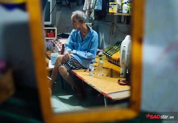 Cô đào chuyển giới lớn tuổi nhất Việt Nam: Tự mua thuốc về chuyển giới, một chết hai được sống với cái thân thể mình khao khát con ơi