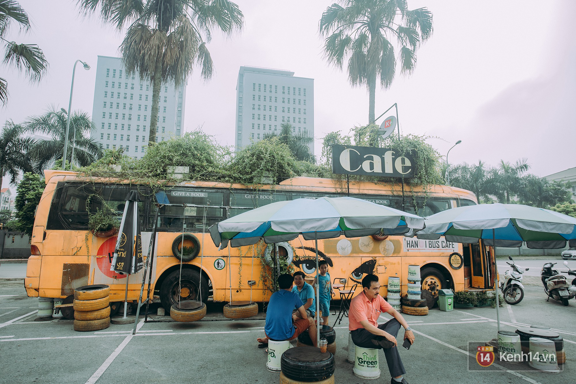 Phát hiện quán cà phê bus cực nhiều góc sống ảo ngay tại Hà Nội cho những ai còn băn khoăn cuối tuần không biết đi đâu - Ảnh 4.