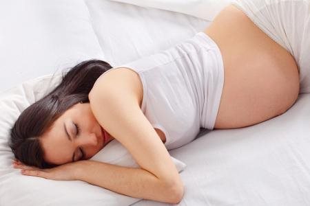 Mẹ có thể nằm tư thế nào tùy thích khi mang thai 3 tháng đầu tiên hình ảnh