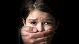Xót thương bé gái bị bắt cóc từ năm 12 tuổi và bị ép làm nô lệ tình dục suốt 15 năm