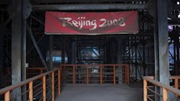 Khung cảnh hoang tàn của nơi 10 năm trước là đấu trường Olympic Bắc Kinh tráng lệ