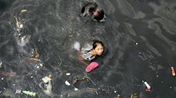 Ảnh sốc những cơn "sóng rác" ở Philipines: Chúng ta đã làm gì thiên nhiên vậy