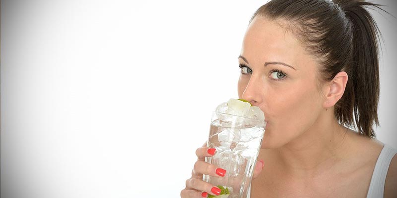 Nếu uống quá nhiều nước lạnh, hệ thống thần kinh có thể sẽ bị ức chế dẫn tới suy giảm nhịp tim.