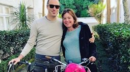 Nữ chính trị gia New Zealand đạp xe tới viện sinh con