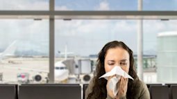 Cách phòng ngừa lây nhiễm cảm cúm trên máy bay