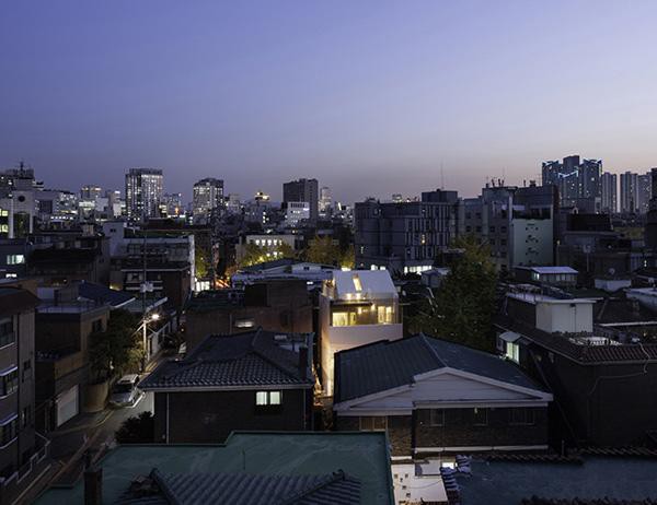 Cảnh về đêm tuyệt đẹp của thành phố Seoul.