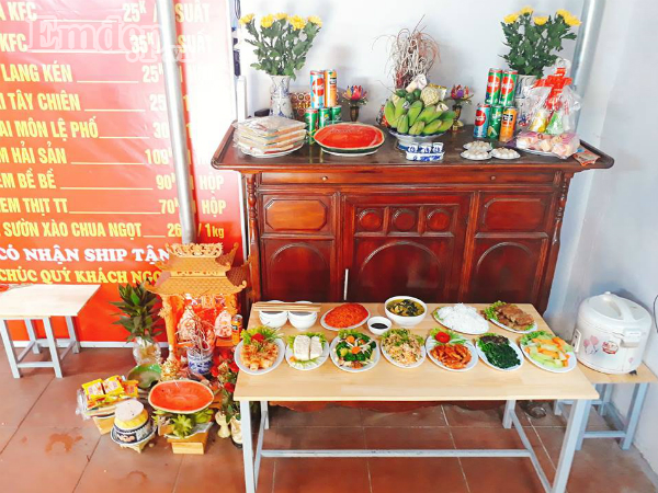 Mục sở thị mâm cơm chay thắp hương RẰM THÁNG BẢY đẹp mắt của gia đình Hà thành