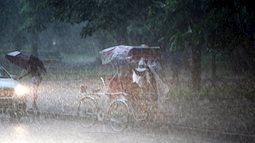 Thời tiết 30/8/2018: Ảnh hưởng của áp thấp nhiệt đới, hôm nay, Bắc Bộ và Bắc Trung Bộ mưa lớn cả ngày thời tiết mát mẻ