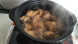 Cách làm giò heo với thì là, nước tương thơm ngon đặc biệt