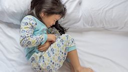 Cách nhận biết và xử lý những cơn đau bụng của trẻ dưới 5 tuổi