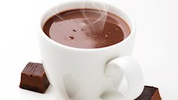 Bữa tiệc gia đình cuối năm không thể thiếu những món đồ uống đầy mầu sắc này