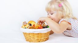 Cách hạn chế con trẻ ăn bánh kẹo ngày Tết