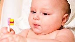 Cách chăm sóc răng sữa đúng nhất cho trẻ