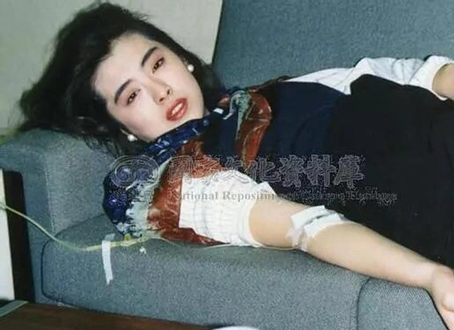 Bức ảnh chụp Ngọc nữ số 1 Hong Kong Vương Tổ Hiền lúc ốm nặng bất ngờ gây sốt vì quá tuyệt sắc - Ảnh 1.