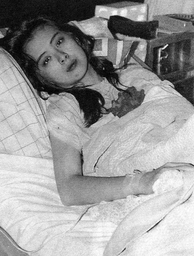 Bức ảnh chụp Ngọc nữ số 1 Hong Kong Vương Tổ Hiền lúc ốm nặng bất ngờ gây sốt vì quá tuyệt sắc - Ảnh 2.