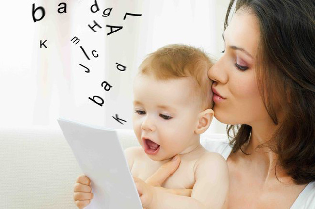 Những giai đoạn tập nói của trẻ và cách phát hiện sớm để giảm nguy cơ trẻ chậm nói các mẹ nên lưu ý nhé - Ảnh 1.