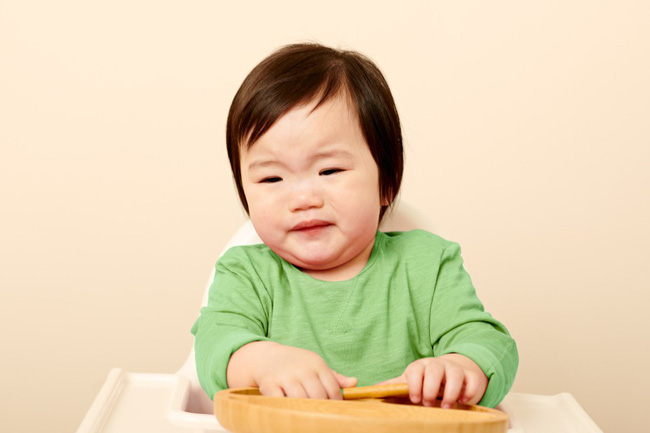  9 biểu cảm phát hờn trên khuôn mặt các bé mỗi khi được cho ăn tiết lộ điều con thực sự muốn nói - Ảnh 3.
