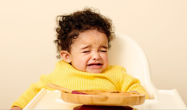  9 biểu cảm phát hờn trên khuôn mặt các bé mỗi khi được cho ăn tiết lộ điều con thực sự muốn nói - Ảnh 2.