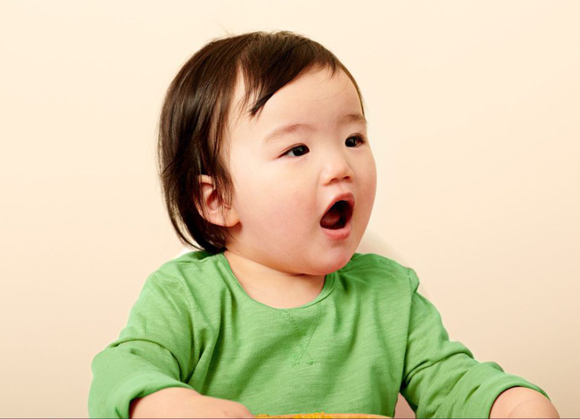  9 biểu cảm phát hờn trên khuôn mặt các bé mỗi khi được cho ăn tiết lộ điều con thực sự muốn nói - Ảnh 7.