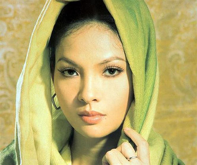 Không phải Diễm My hay Giáng My, đây mới là Người đàn bà đẹp làm điêu đứng showbiz Việt suốt 25 năm qua - Ảnh 4.