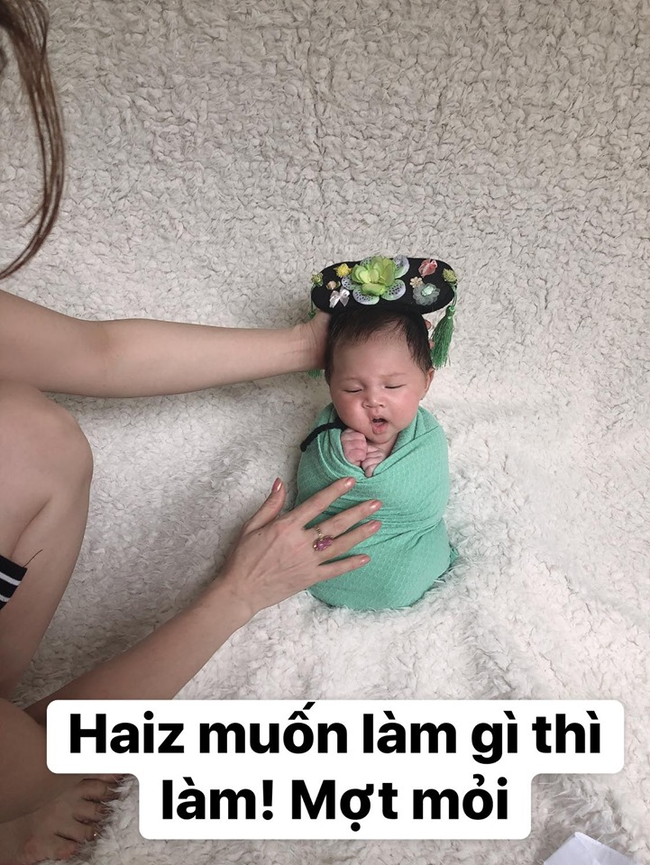 Được bố mẹ cho đi chụp ảnh sơ sinh, em bé 27 ngày tuổi gây sốt MXH vì biểu cảm quá sinh động - Ảnh 4.