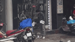 Clip: Cận cảnh người đàn ông châm lửa đốt cửa hàng ở Hải Phòng