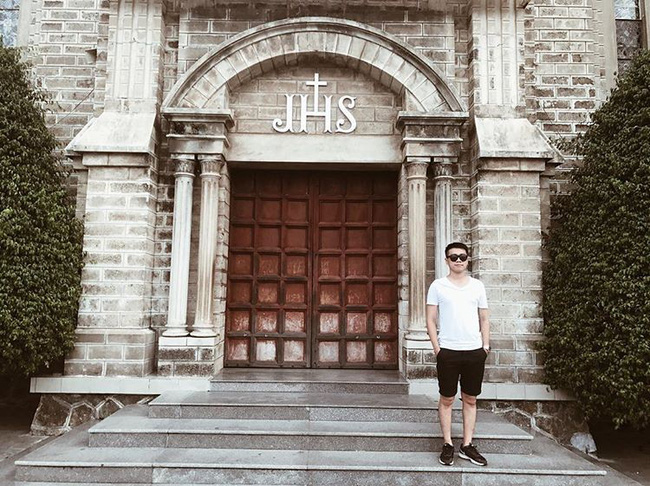 Instagram giới trẻ tràn ngập những bức ảnh chụp với nhà thờ Núi, ở ngay Nha Trang mà đẹp tuyệt chẳng kém trời Tây - Ảnh 4.