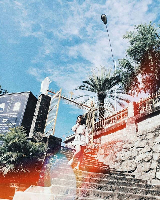 Instagram giới trẻ tràn ngập những bức ảnh chụp với nhà thờ Núi, ở ngay Nha Trang mà đẹp tuyệt chẳng kém trời Tây - Ảnh 2.
