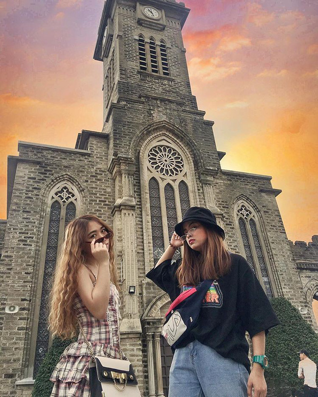 Instagram giới trẻ tràn ngập những bức ảnh chụp với nhà thờ Núi, ở ngay Nha Trang mà đẹp tuyệt chẳng kém trời Tây - Ảnh 5.
