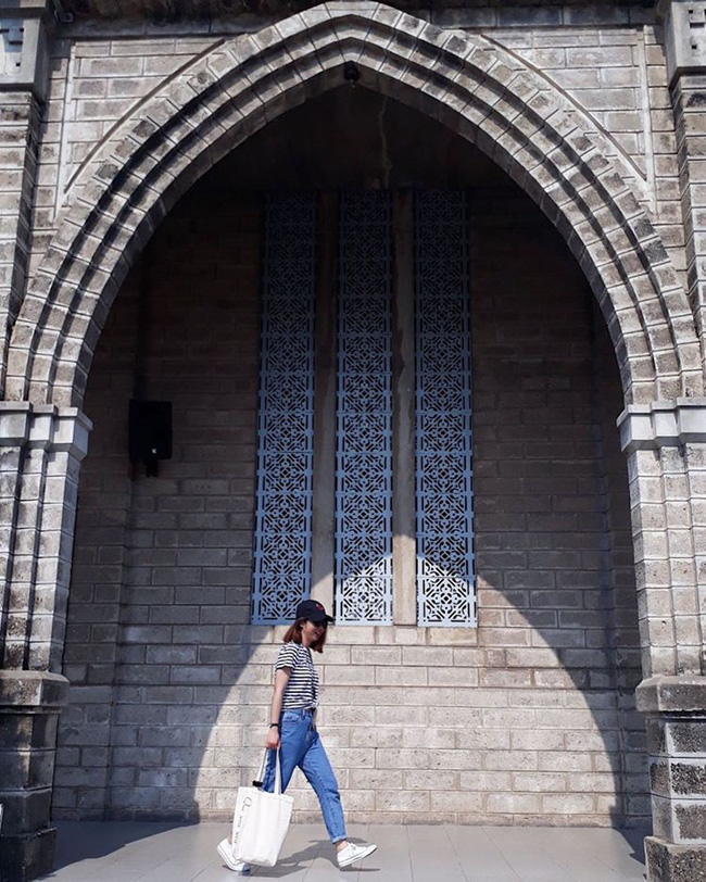 Instagram giới trẻ tràn ngập những bức ảnh chụp với nhà thờ Núi, ở ngay Nha Trang mà đẹp tuyệt chẳng kém trời Tây - Ảnh 7.