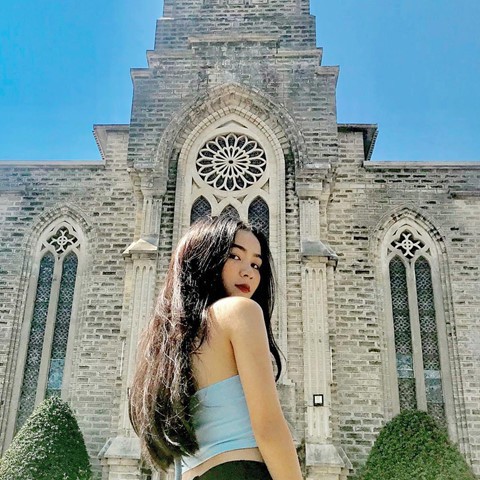 Instagram giới trẻ tràn ngập những bức ảnh chụp với nhà thờ Núi, ở ngay Nha Trang mà đẹp tuyệt chẳng kém trời Tây - Ảnh 1.