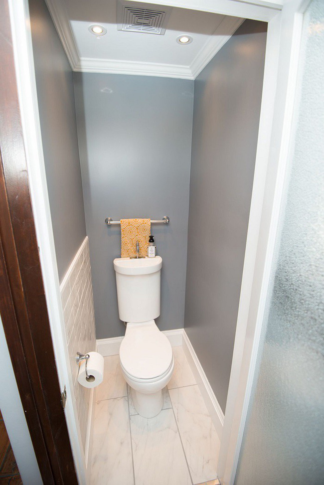 Gợi ý các thiết kế bồn cầu ăn gian diện tích cho những người sở hữu một căn phòng tắm chật hẹp - Ảnh 5.