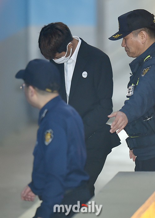 Jung Joon Young có mặt tại phiên tòa đầu tiên sau 2 tháng bị bắt: Từ quay lén đến hiếp dâm tập thể, y đều thừa nhận! - Ảnh 7.