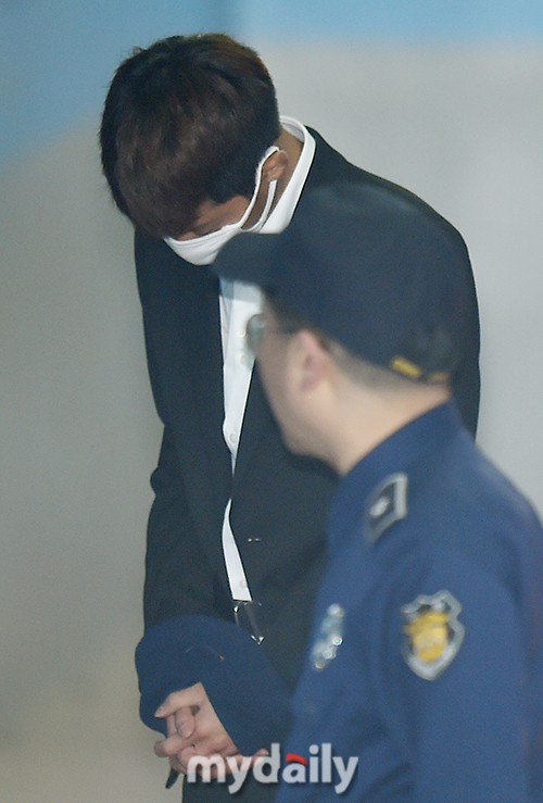 Jung Joon Young có mặt tại phiên tòa đầu tiên sau 2 tháng bị bắt: Từ quay lén đến hiếp dâm tập thể, y đều thừa nhận! - Ảnh 8.