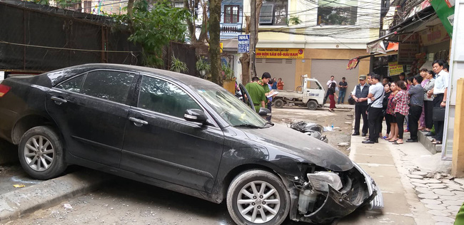 Vụ tai nạn xe Camry ở Hà Nội - Ảnh 3.