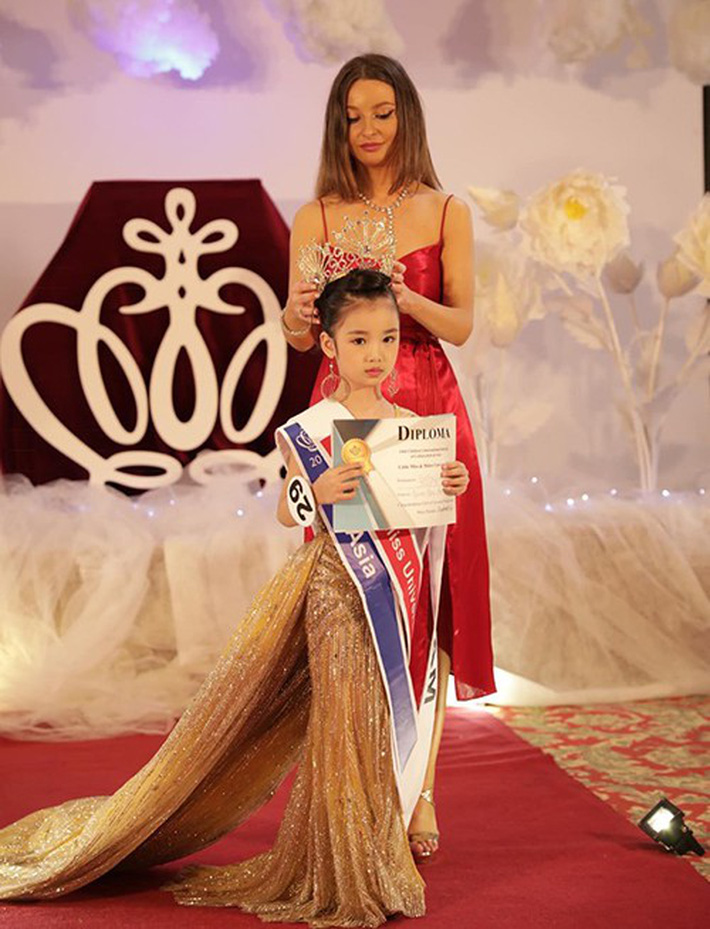 Cô bé đăng quang Hoa hậu Hoàn vũ nhí 2019: Hóa ra là “gương mặt thân quen” của làng thời trang Việt Nam - Ảnh 1.