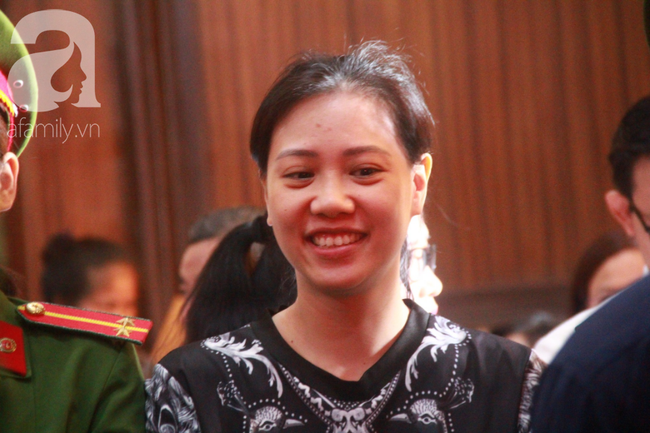 3 ngày xét xử, Ngọc Miu khóc cười lẫn lộn cùng người tình Văn Kính Dương, 9 án tử hình, chung thân được đề nghị - Ảnh 3.