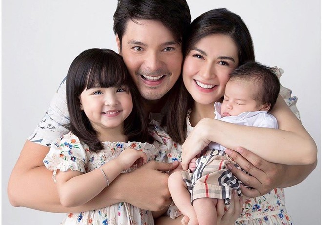 Mỹ nhân đẹp nhất Philippines khoe ảnh cả gia đình đẹp như tác phẩm nghệ thuật, nhan sắc 2 đứa con đặc biệt gây bão - Ảnh 1.